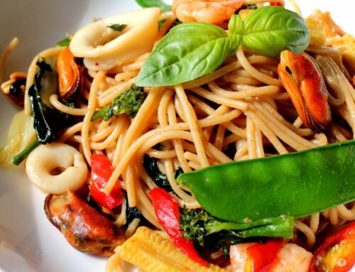 Pasta vegetariana alla thailandese